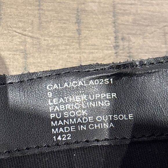 Steve Madden Ankle Boots size 9 Black Leather Studded Black Pointed Bootie - Picture 7 of 7